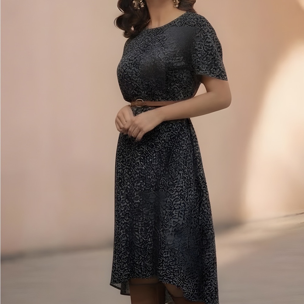 Chic Floral Feminine Dress with Belt & Gold Buttons